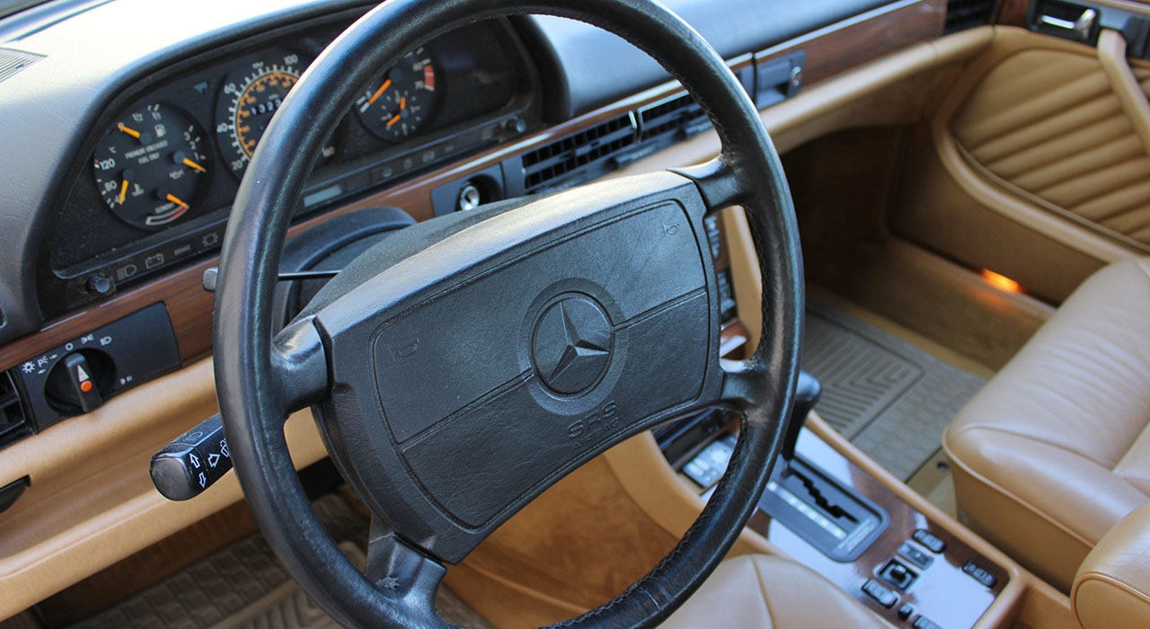 18th Image of a 1990 MERCEDES 300 SE