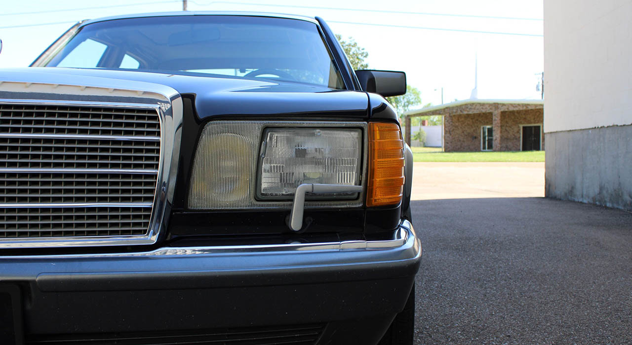 26th Image of a 1990 MERCEDES 300 SE