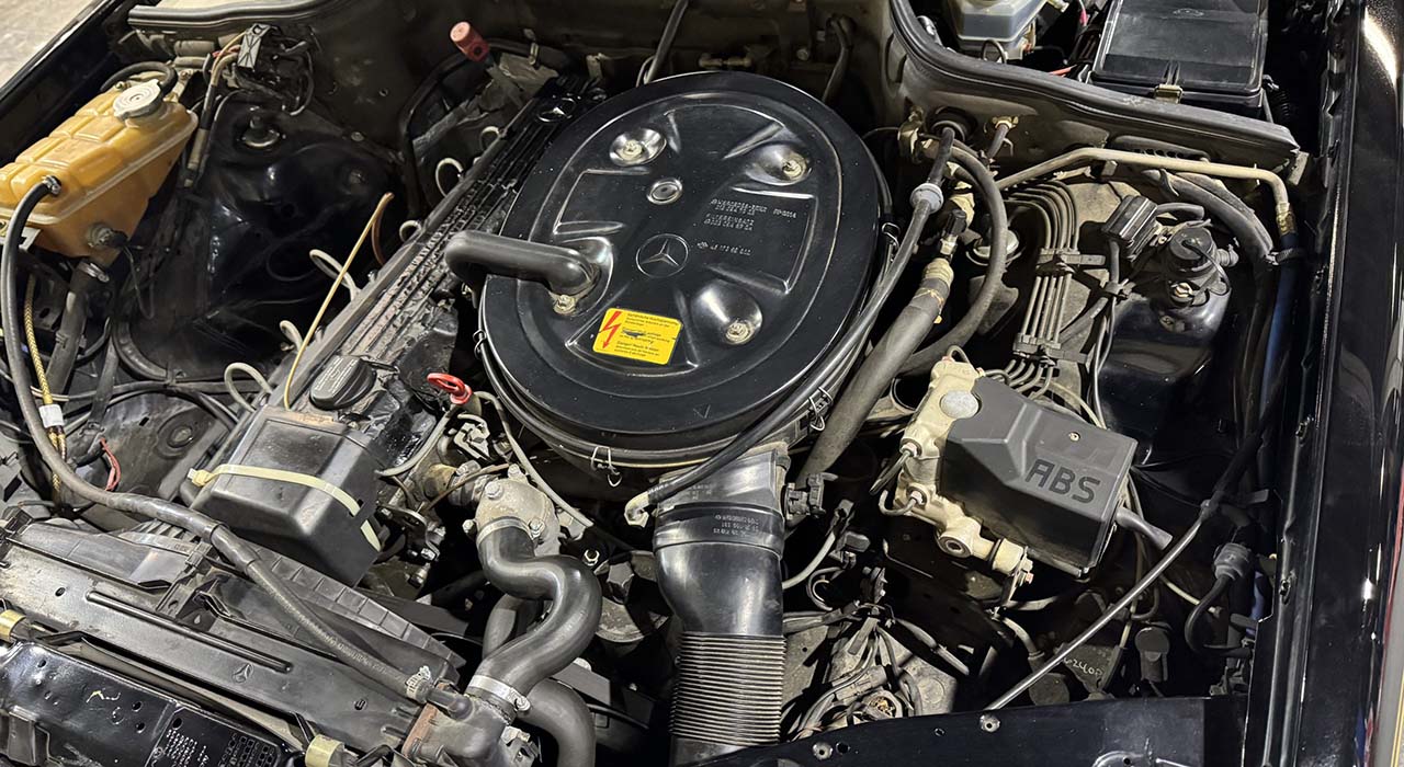 32nd Image of a 1990 MERCEDES 300 SE