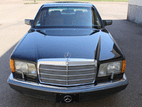 Image 8 of 33 of a 1990 MERCEDES 300 SE