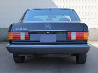 Image 9 of 33 of a 1990 MERCEDES 300 SE