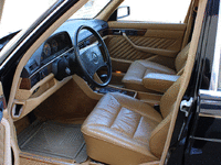 Image 14 of 33 of a 1990 MERCEDES 300 SE