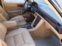 Image 18 of 33 of a 1990 MERCEDES 300 SE