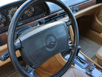 Image 19 of 33 of a 1990 MERCEDES 300 SE