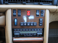 Image 22 of 33 of a 1990 MERCEDES 300 SE