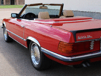 Image 4 of 32 of a 1985 MERCEDES SL500
