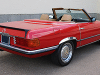 Image 5 of 32 of a 1985 MERCEDES SL500