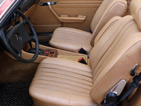 Image 11 of 32 of a 1985 MERCEDES SL500