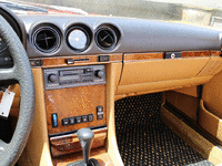 Image 17 of 32 of a 1985 MERCEDES SL500