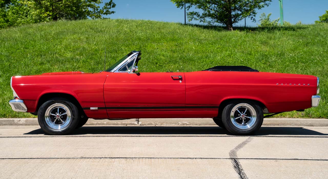 2nd Image of a 1967 FORD FAIRLANE