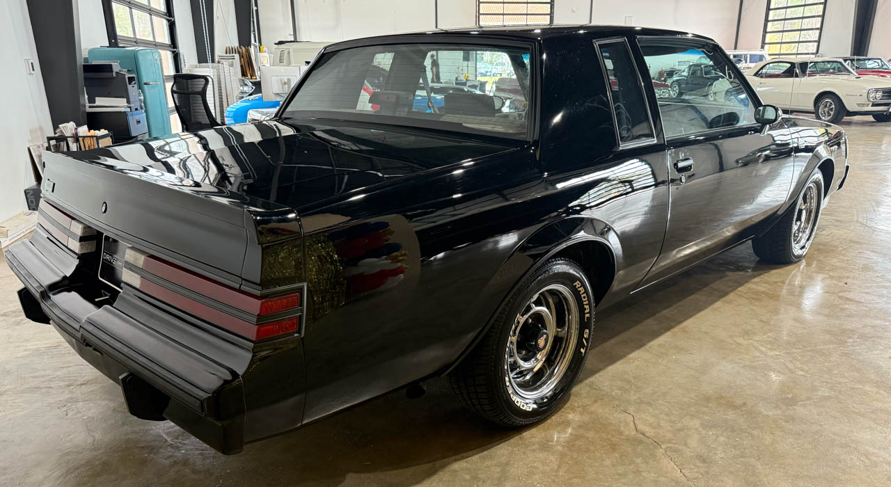3rd Image of a 1987 BUICK REGAL