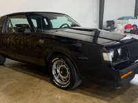 Image 3 of 19 of a 1987 BUICK REGAL