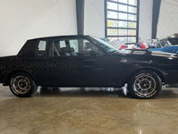 Image 7 of 19 of a 1987 BUICK REGAL