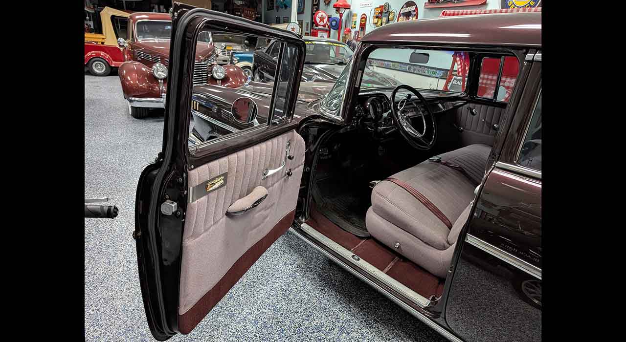 3rd Image of a 1957 CHEVROLET BELAIR