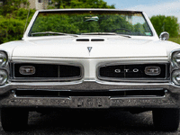 Image 5 of 14 of a 1966 PONTIAC GTO