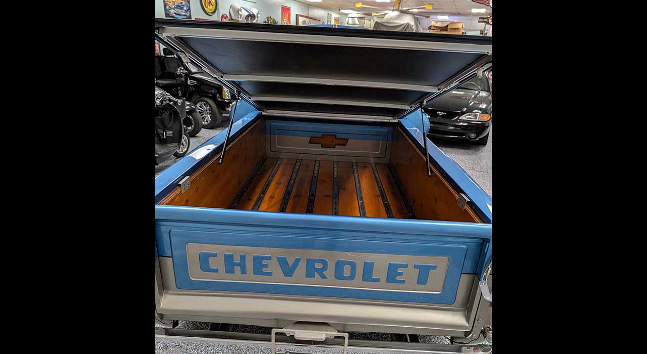 4th Image of a 1962 CHEVROLET APACHE