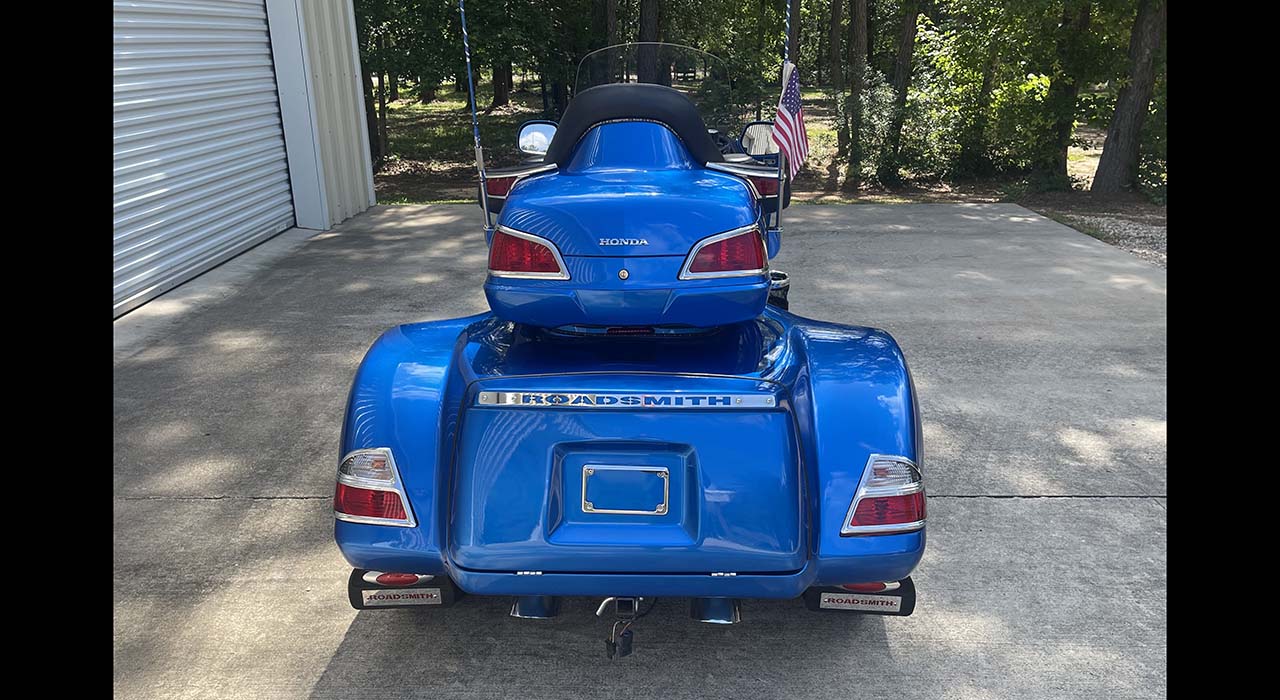 5th Image of a 2012 HONDA GOLDWING