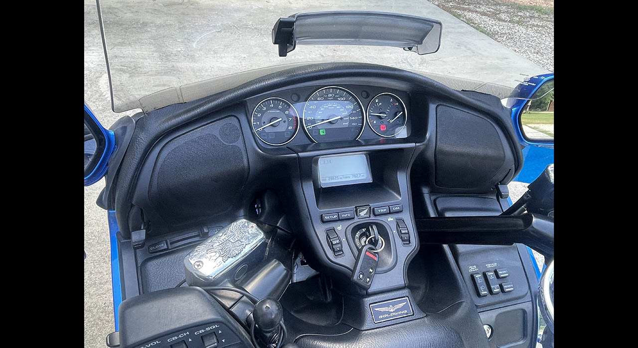 11th Image of a 2012 HONDA GOLDWING