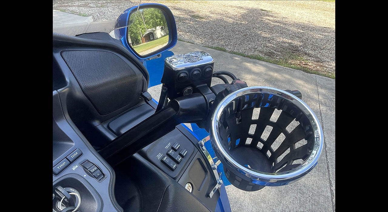 13th Image of a 2012 HONDA GOLDWING