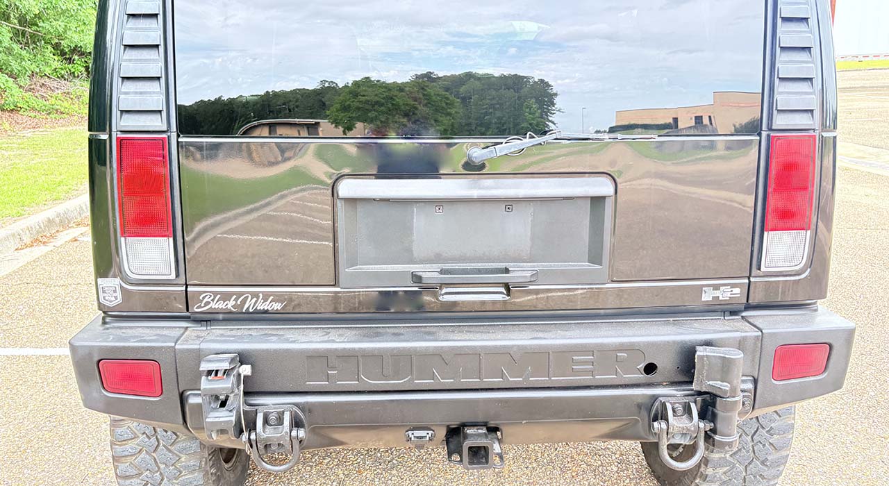 2nd Image of a 2005 HUMMER H2 3/4 TON
