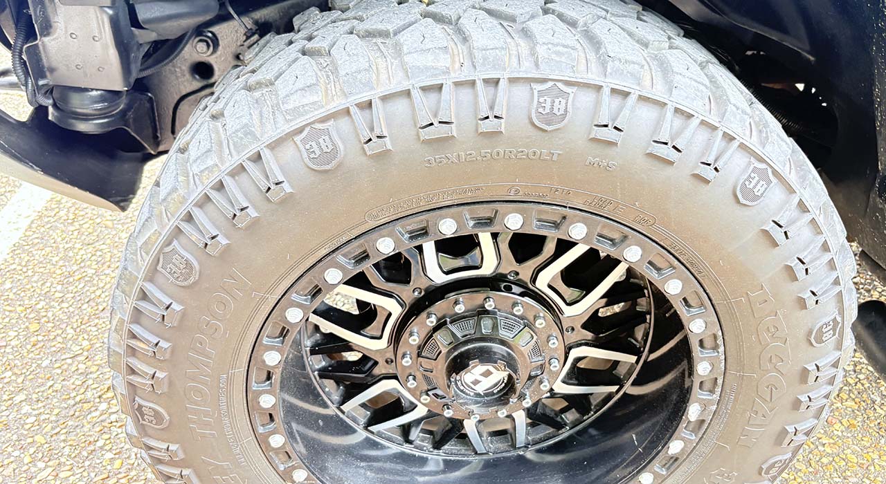 4th Image of a 2005 HUMMER H2 3/4 TON