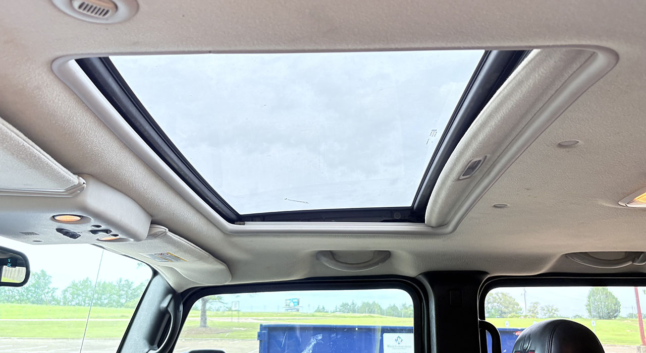 7th Image of a 2005 HUMMER H2 3/4 TON