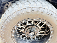 Image 5 of 8 of a 2005 HUMMER H2 3/4 TON