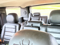 Image 7 of 8 of a 2005 HUMMER H2 3/4 TON