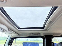 Image 8 of 8 of a 2005 HUMMER H2 3/4 TON