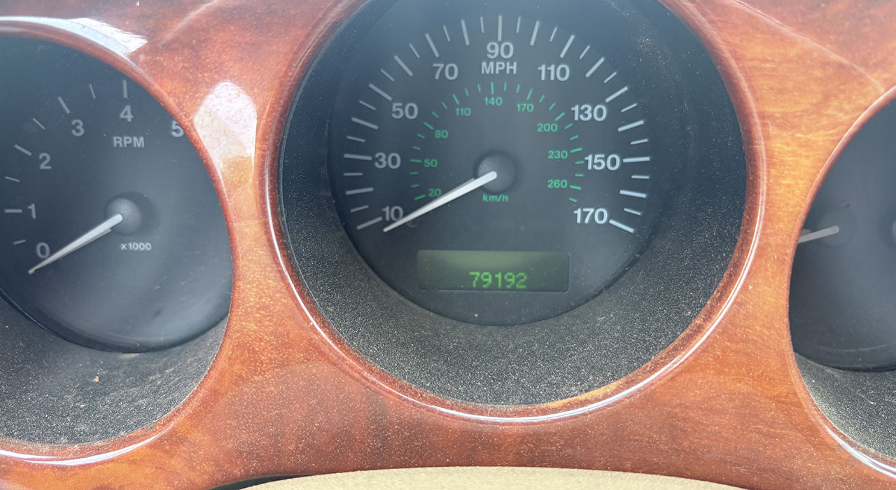 4th Image of a 2001 JAGUAR XK8 XK