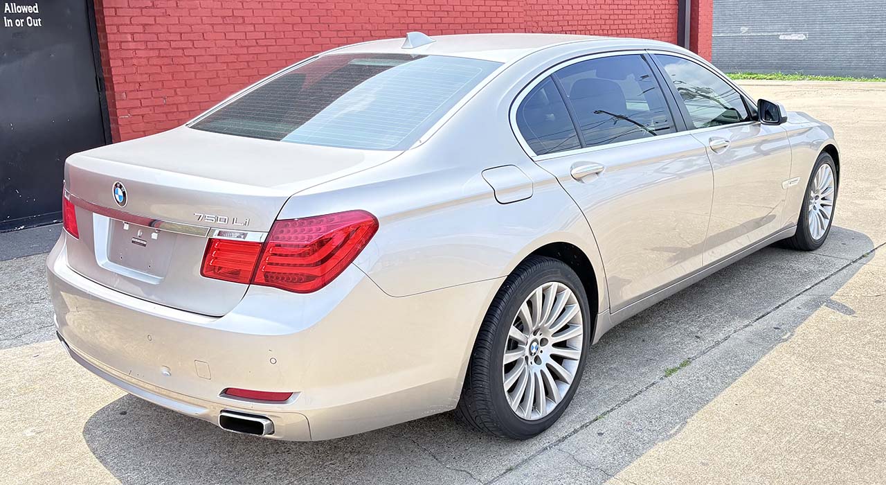 1st Image of a 2009 BMW 7 SERIES 750LI