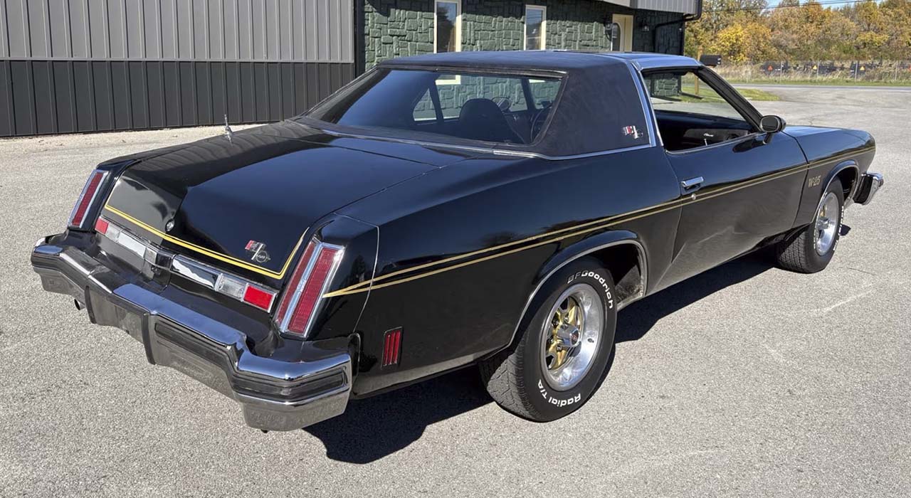 2nd Image of a 1975 OLDSMOBILE HURST/ OLDS W25