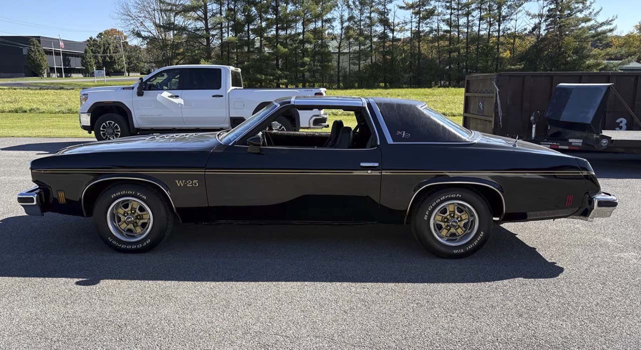3rd Image of a 1975 OLDSMOBILE HURST/ OLDS W25