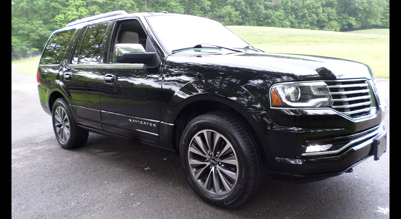 2nd Image of a 2016 LINCOLN NAVIGATOR SELECT