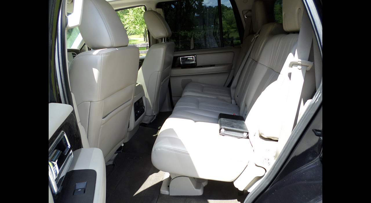 8th Image of a 2016 LINCOLN NAVIGATOR SELECT