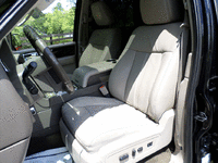 Image 6 of 15 of a 2016 LINCOLN NAVIGATOR SELECT