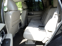 Image 9 of 15 of a 2016 LINCOLN NAVIGATOR SELECT