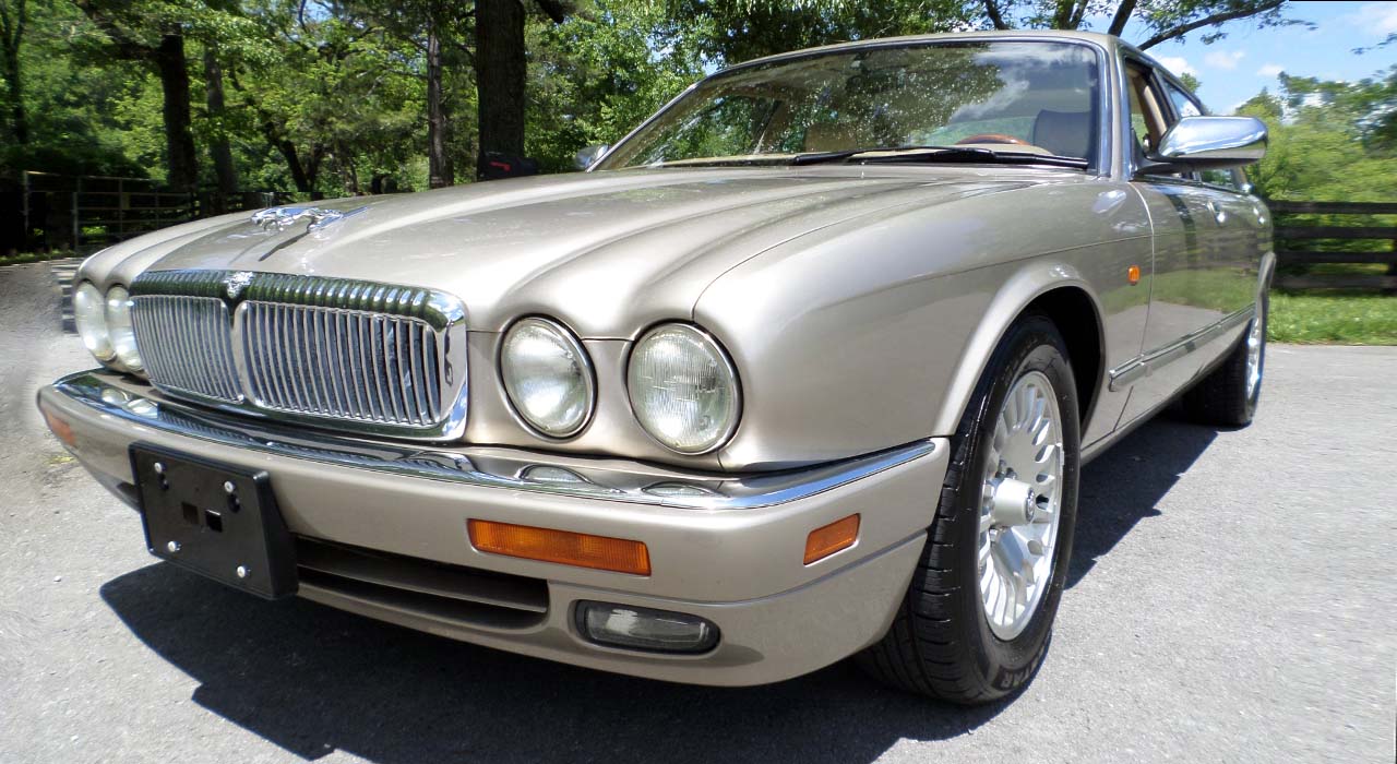 2nd Image of a 1997 JAGUAR XJ6 XJ VANDEN PLAS