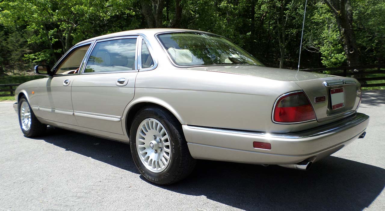 4th Image of a 1997 JAGUAR XJ6 XJ VANDEN PLAS