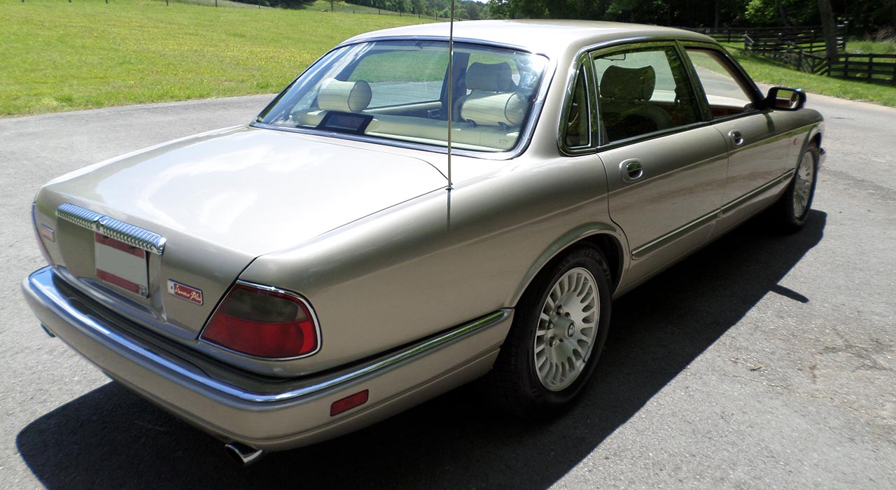 5th Image of a 1997 JAGUAR XJ6 XJ VANDEN PLAS