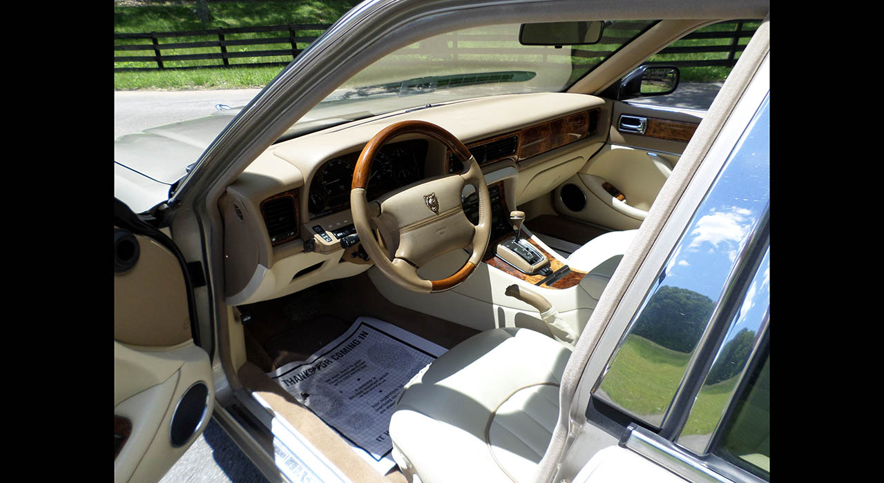 12th Image of a 1997 JAGUAR XJ6 XJ VANDEN PLAS