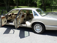 Image 12 of 25 of a 1997 JAGUAR XJ6 XJ VANDEN PLAS