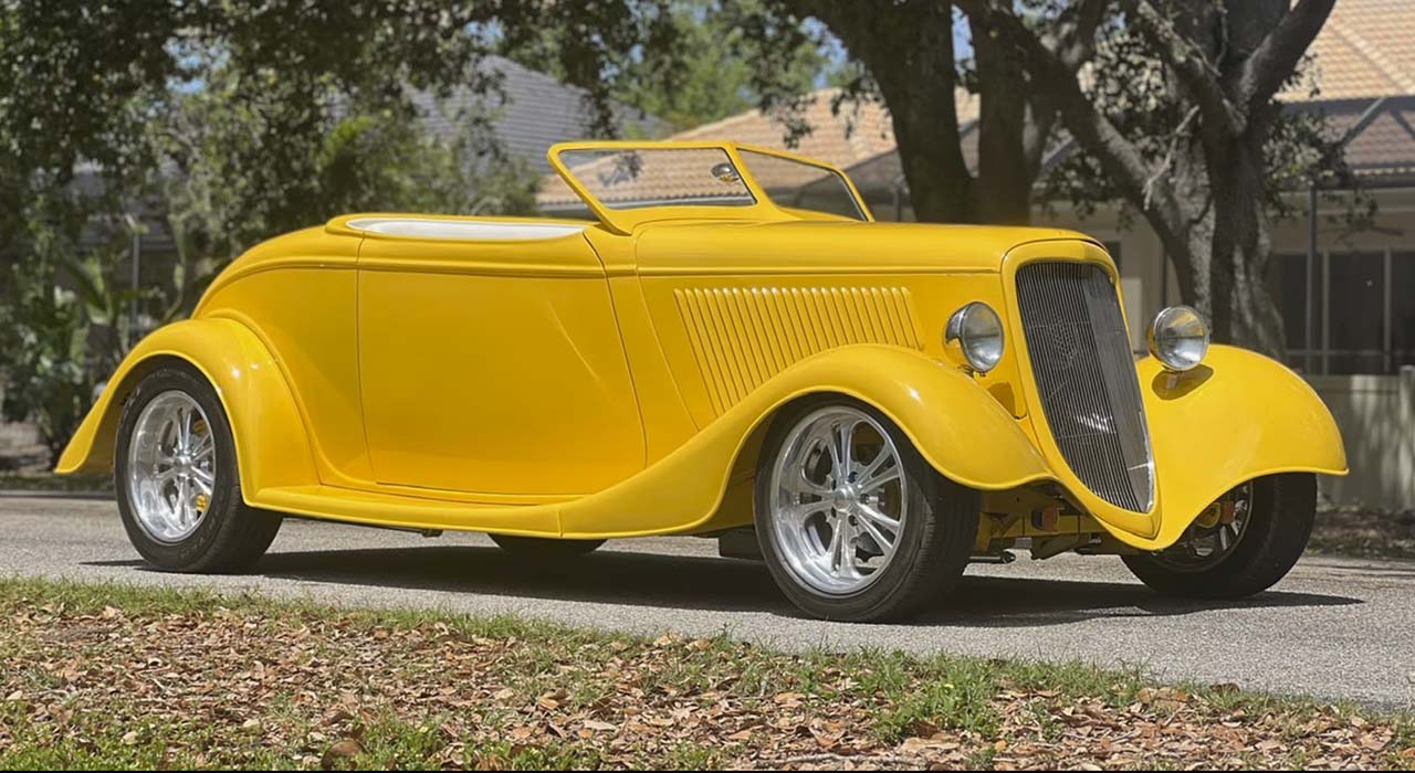 3rd Image of a 1934 FORD CUSTOM ROADSTER