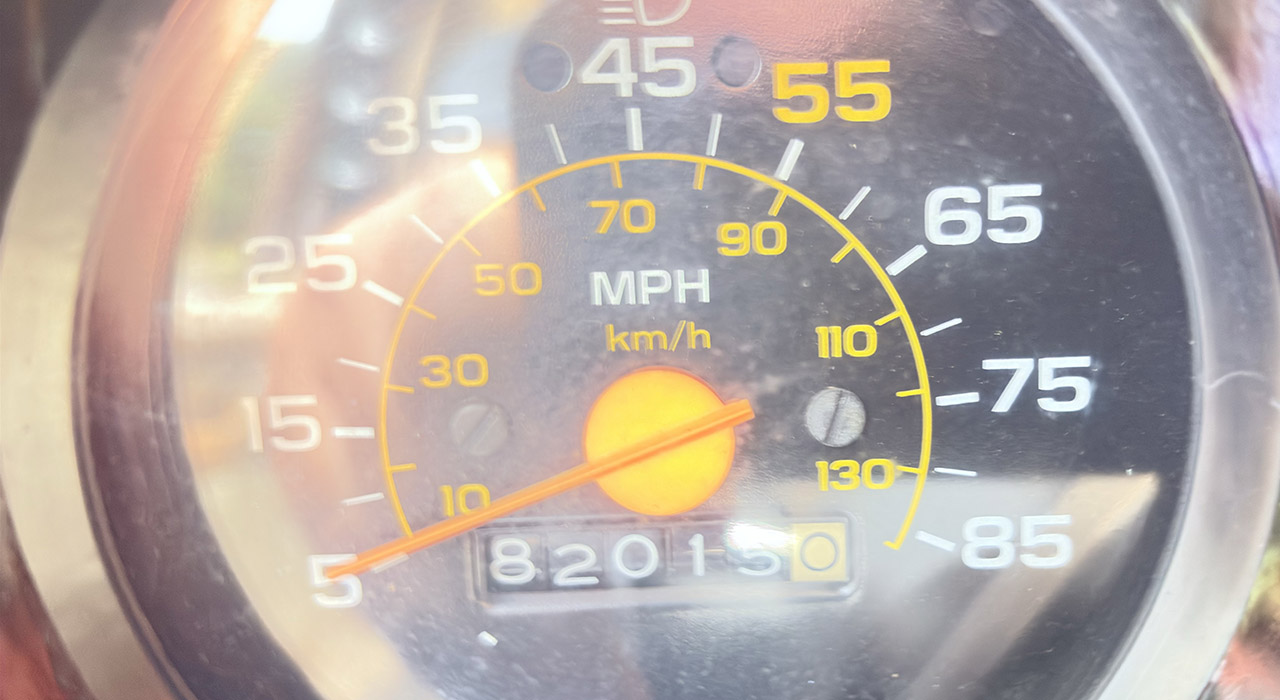 7th Image of a 1986 CHEVROLET SUBURBAN 3/4 TON; C20