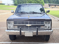 Image 4 of 8 of a 1986 CHEVROLET SUBURBAN 3/4 TON; C20