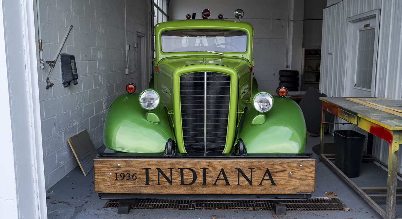 3rd Image of a 1936 INDIANA WRECKER