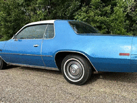 Image 3 of 27 of a 1976 PLYMOUTH FURY