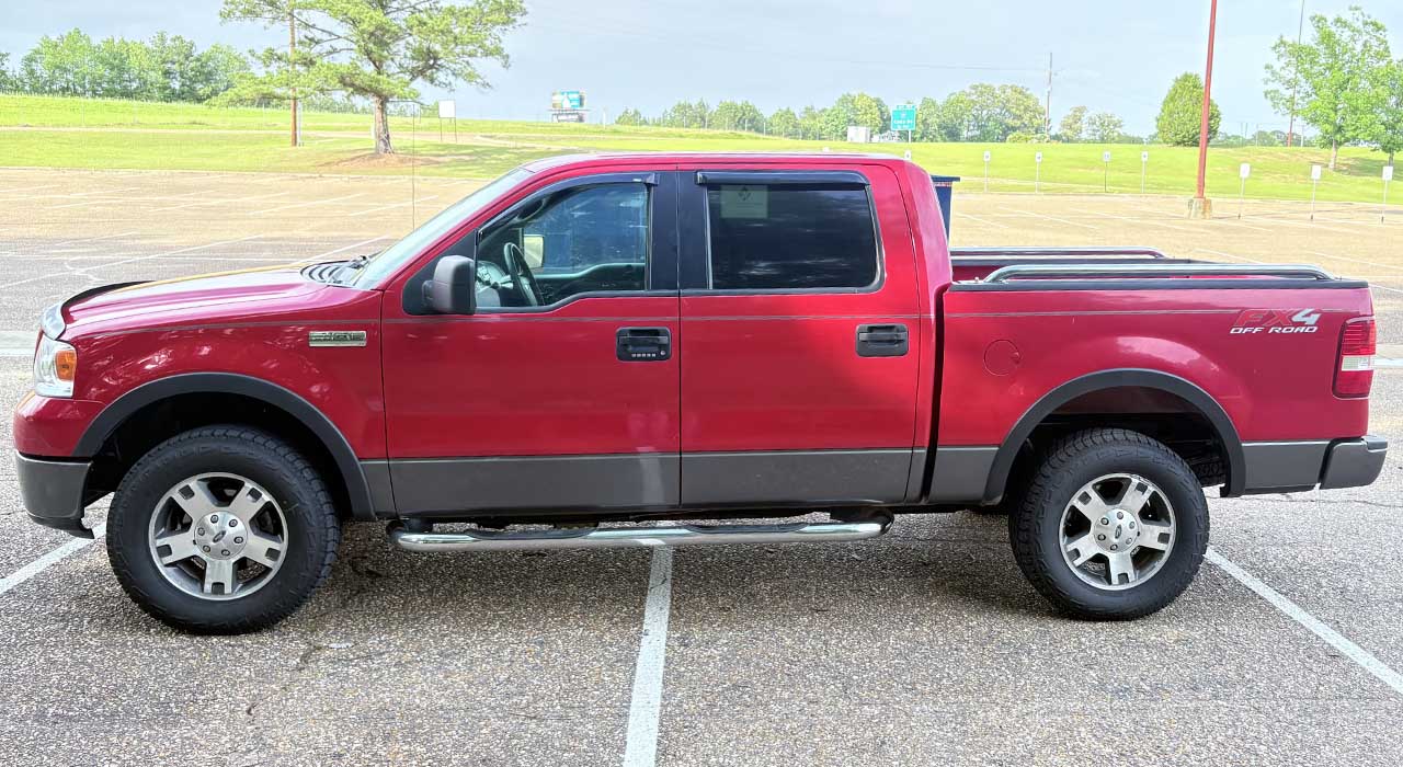 2nd Image of a 2006 FORD F150 FX4