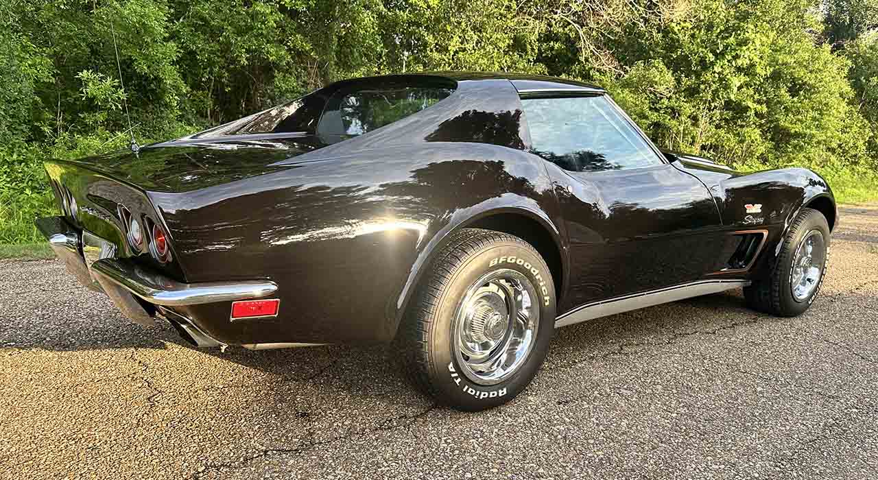 3rd Image of a 1973 CHEVROLET CORVETTE RESTOMOD