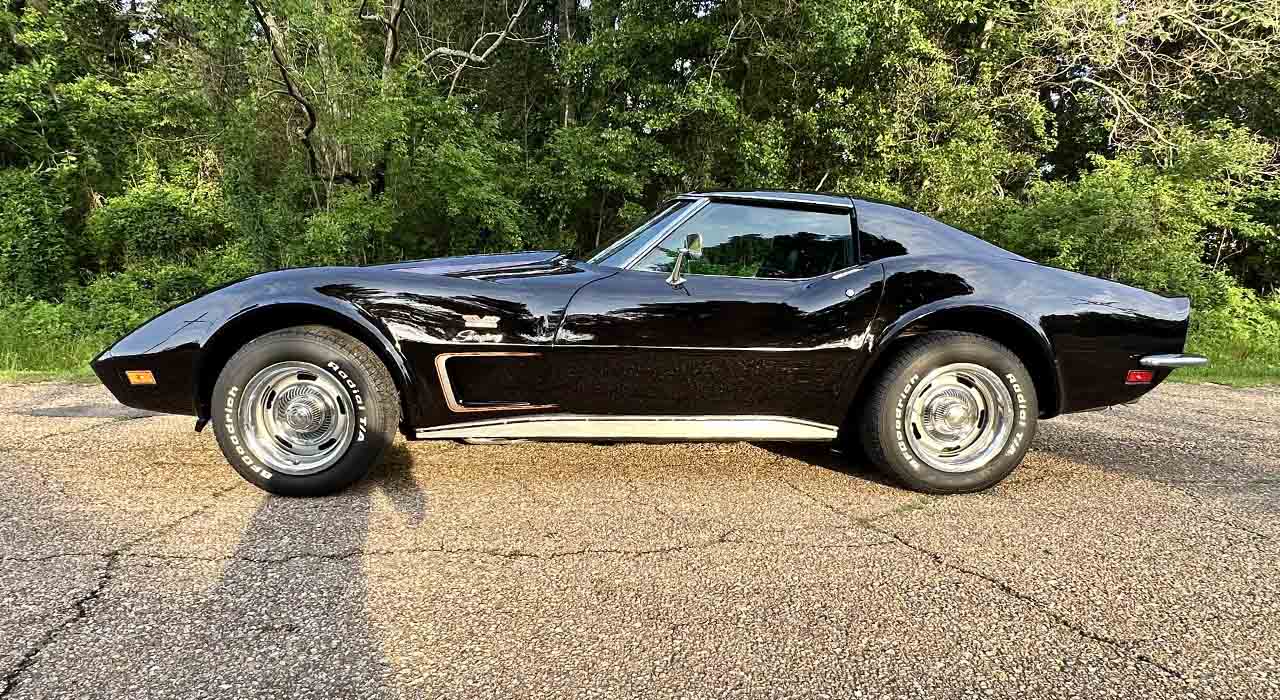 4th Image of a 1973 CHEVROLET CORVETTE RESTOMOD